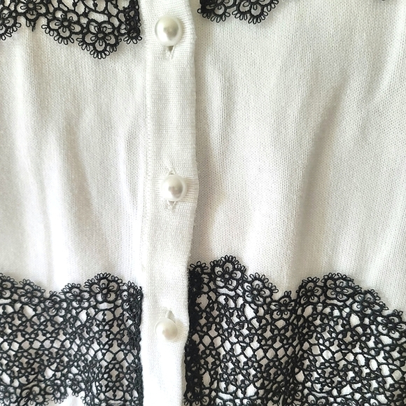 Karl Lagerfeld Paris Black Lace Crop Sweater Size L - Picture 4 of 11